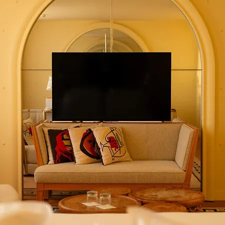 9confidentiel Hotel 4*