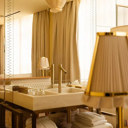 Hotel 9confidentiel 4*