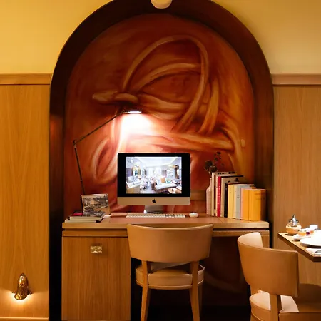 Hotel 9confidentiel 4*