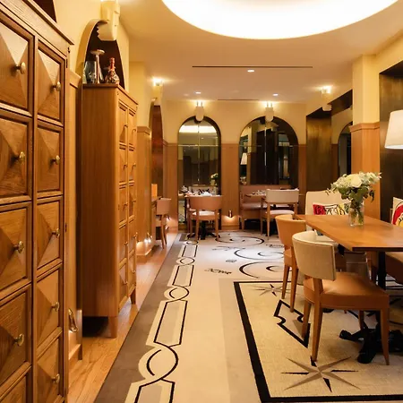 9confidentiel Hotel 4*
