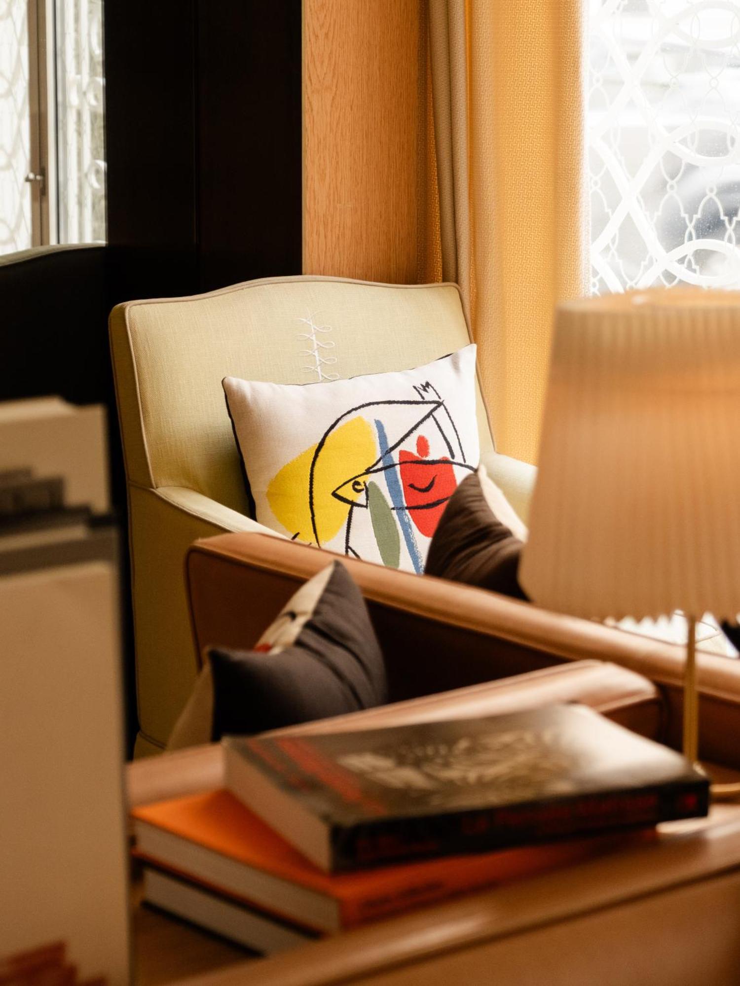 9confidentiel 4* Parigi