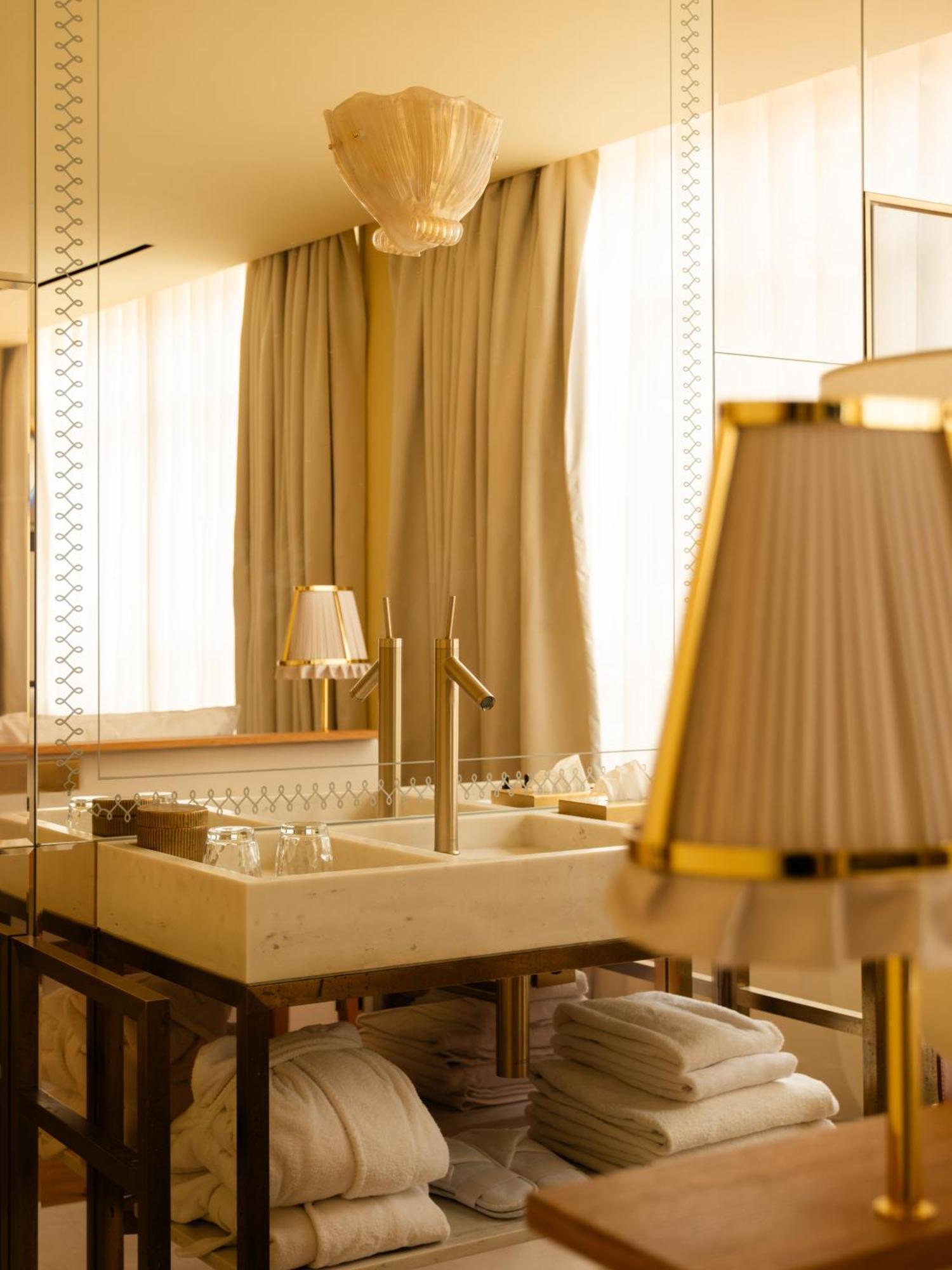 Hotel 9confidentiel 4*