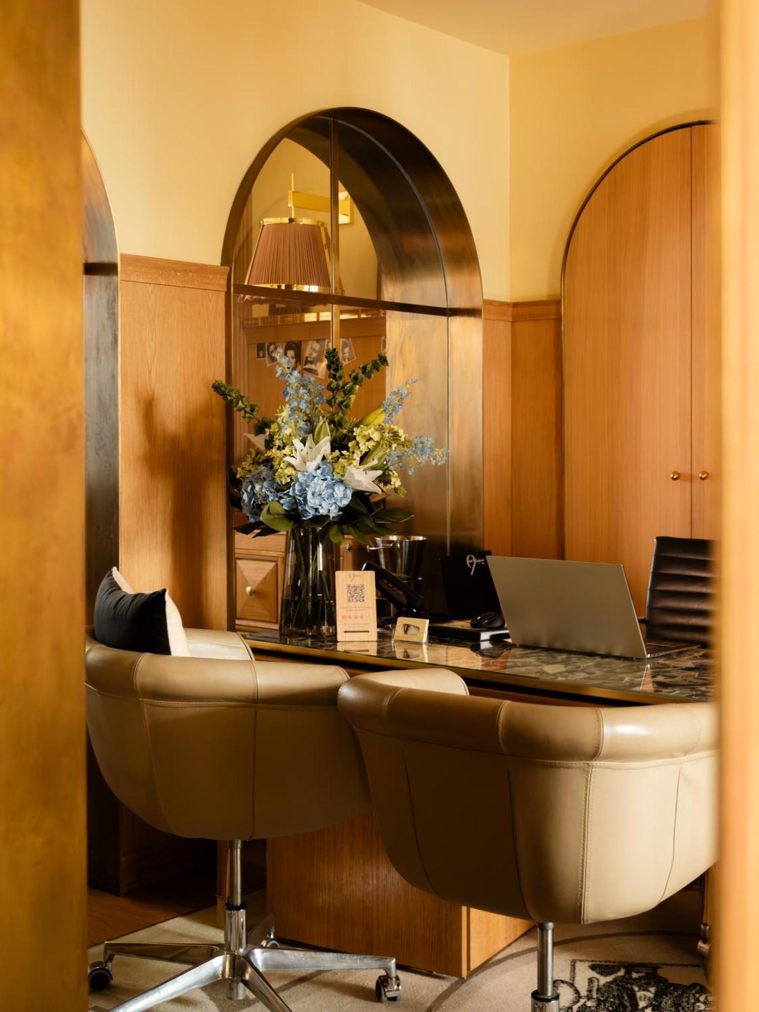 9confidentiel Hotel 4*