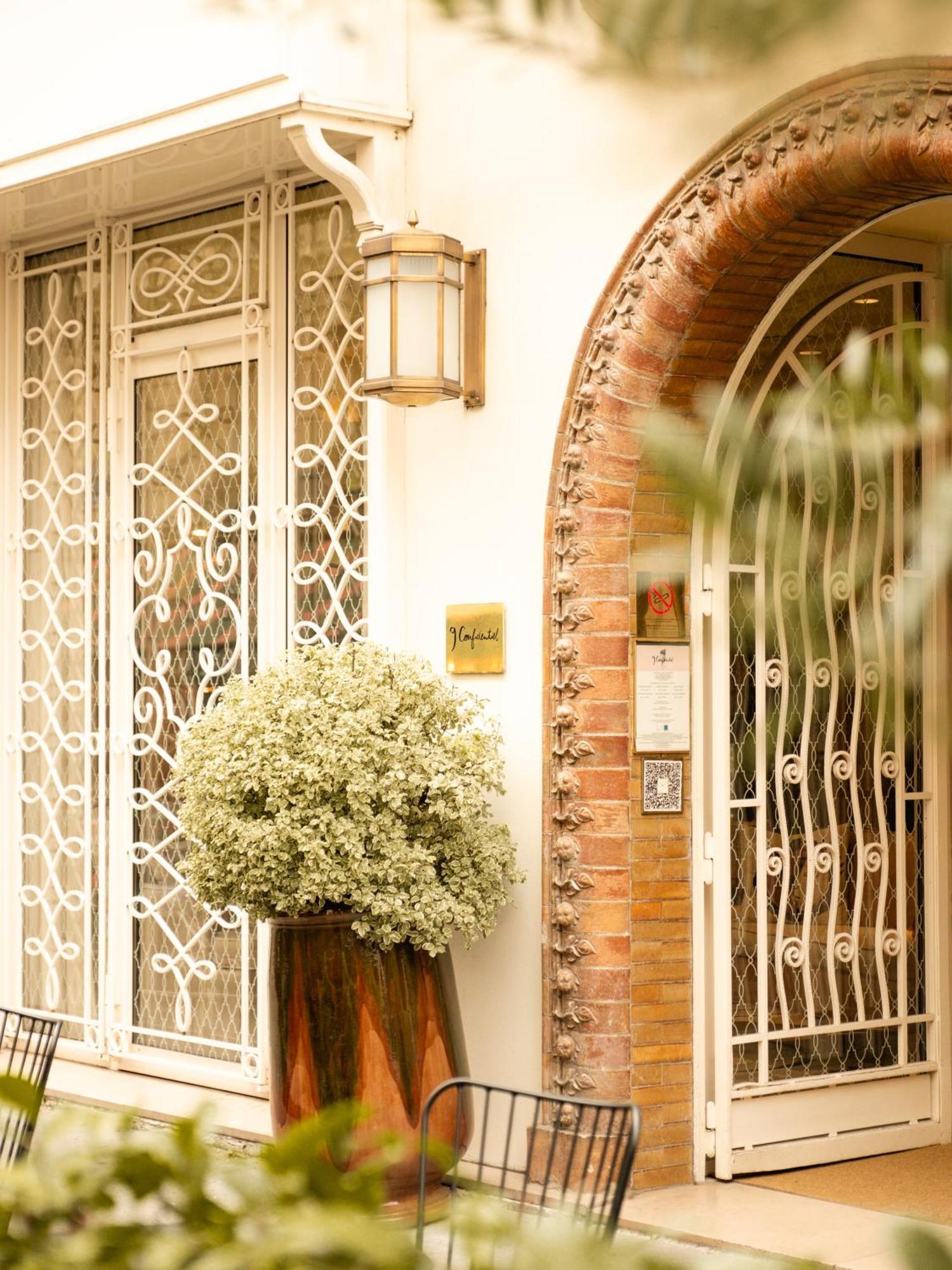 9confidentiel Parigi