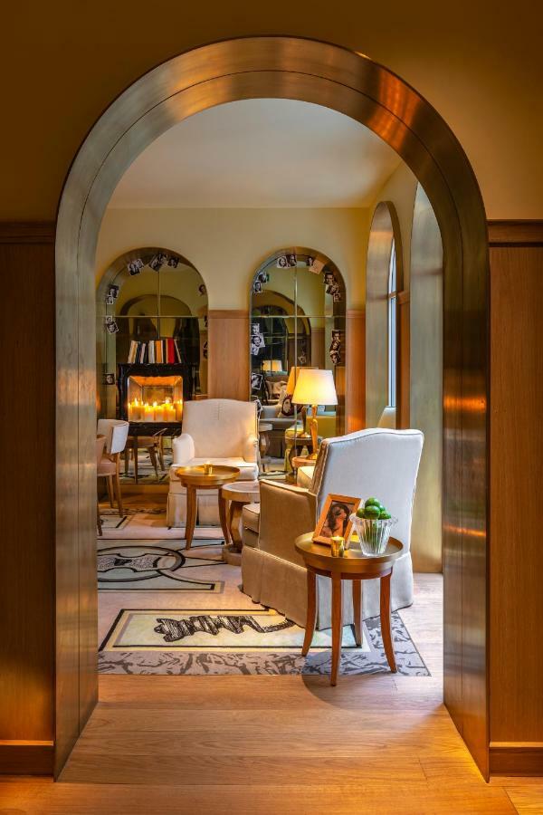9confidentiel 4* Parigi